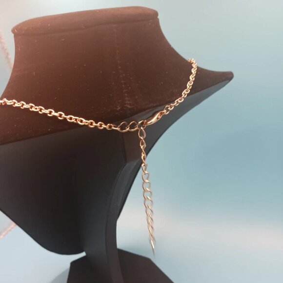 Elegant Gold Tone Butterfly Necklace Adjustable 18" - 20.5" - Picture 4 of 4